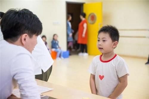 『身体发育』家长收藏：最新0-18岁身高体重标准表，不合格的孩子，要注意了