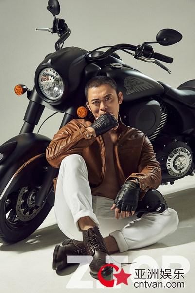 樊少皇最新机车大片曝光 复古时尚尽情释放型男魅力