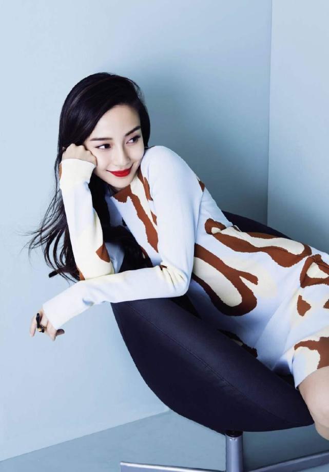 性感女神杨颖的时尚撩人照,图二温婉迷人,图三实在是欣赏不来