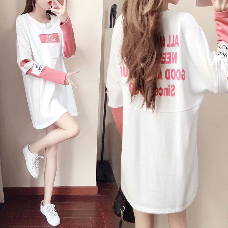 现在的女人穿衣真大胆，不穿贴身直接穿卫衣，性感迷人显腿长