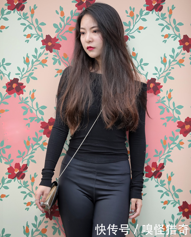 紧身打底裤：优雅成熟的打扮，彰显女人的魅力风情