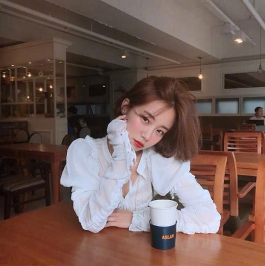 2018短发最流行的发色，短发别总是黑色太土了，这样染才叫美！