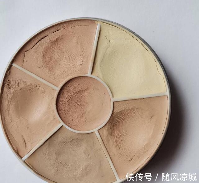 遮瑕产品■遮瑕越遮越明显?不如看看它们,这些遮瑕让底妆超能打!