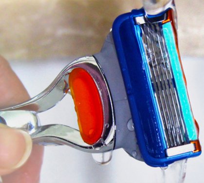 男人过50,别傻傻戴金链子了!这十款随身潮物更能提升男人气场