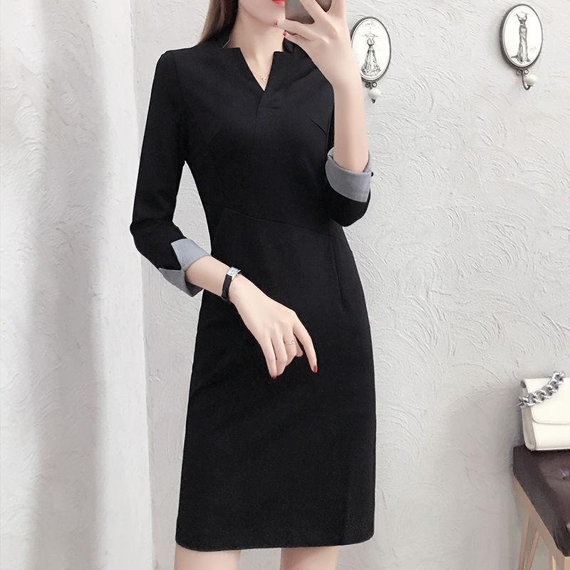 秋高气爽的时节，要穿的浪漫又保暖，这款裙子搭配高跟鞋超时尚