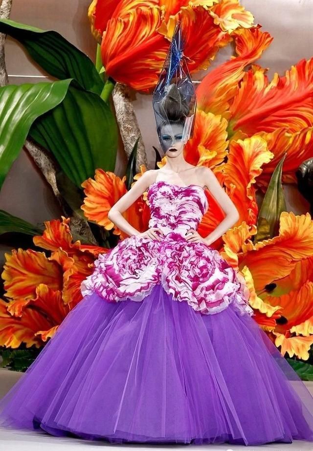 『秀场』服装设计的永恒主题——花朵，有哪些令你印象深刻的花朵秀场呢？