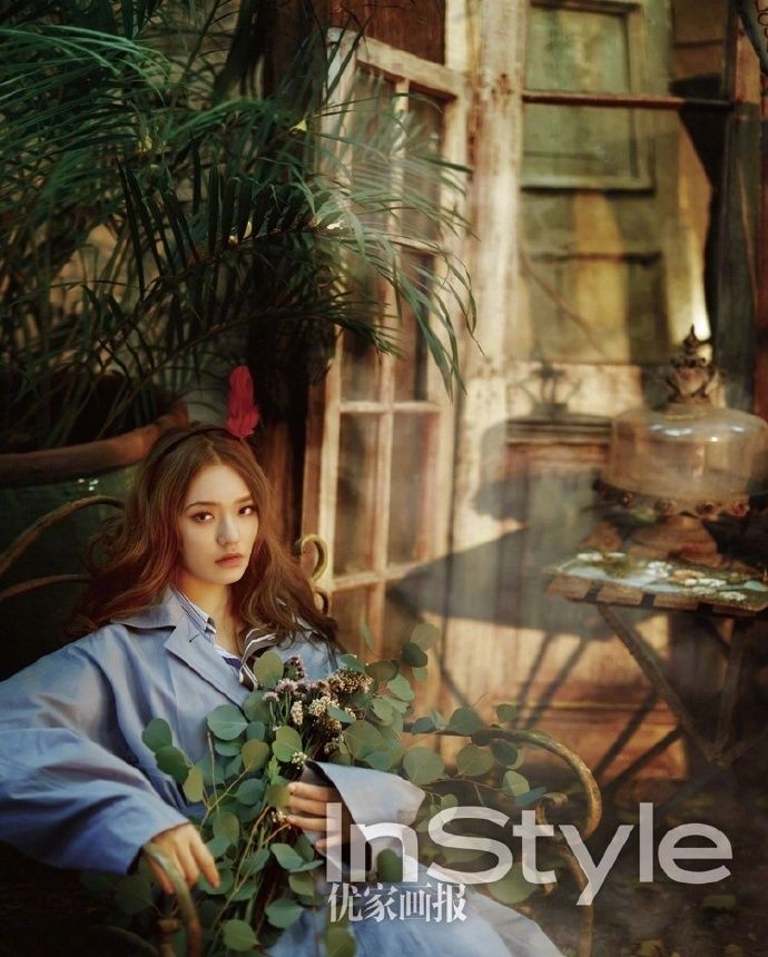 林允:美腿夹得真紧