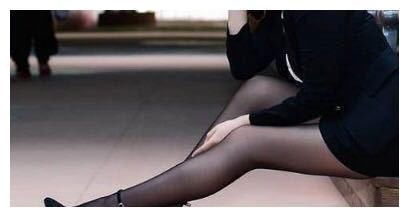 尖尖细高跟，简约不失格调，凸显大方气质，步履间方显女神风范儿