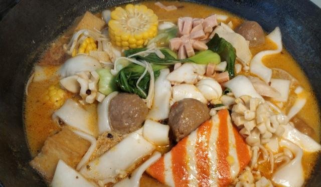 『火锅丸子』麻辣烫不用买,自己在家就能做,麻辣鲜香汤汁浓,味道不输杨国福