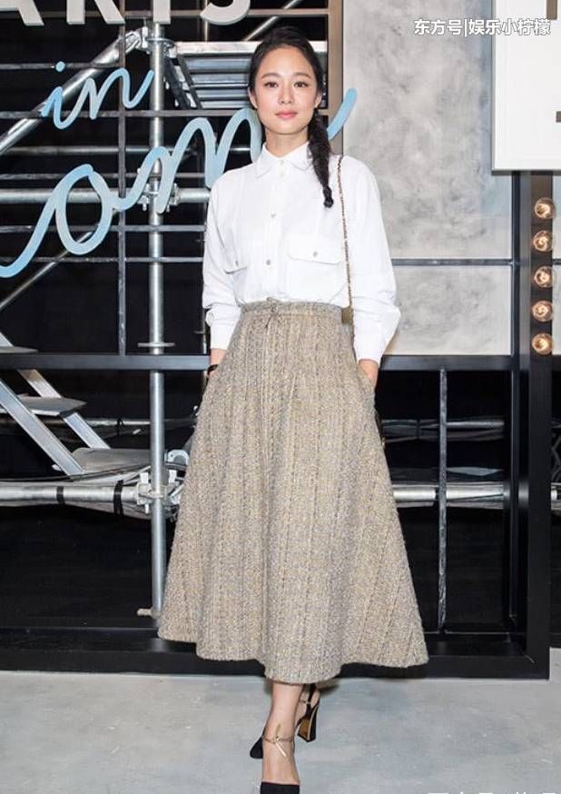 她曾把范冰冰经纪人当骗子，如今出席活动太惊艳，穿搭美丽动人!