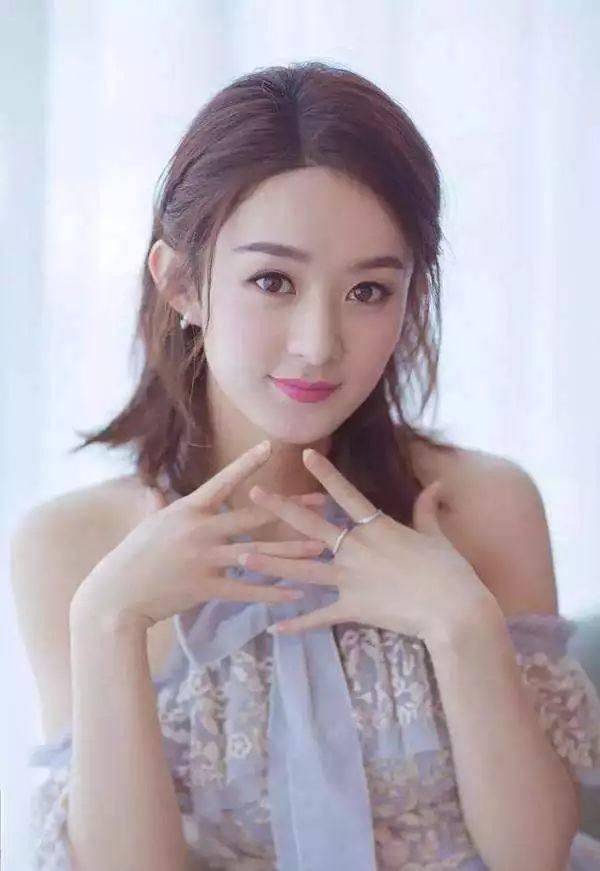 刘诗诗的“天鹅颈”，赵丽颖的优雅，女明星的露肩装少女又仙气