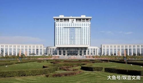 中国军人的奇迹之城：人进沙退，荒漠变绿洲，美国科学家也来学习
