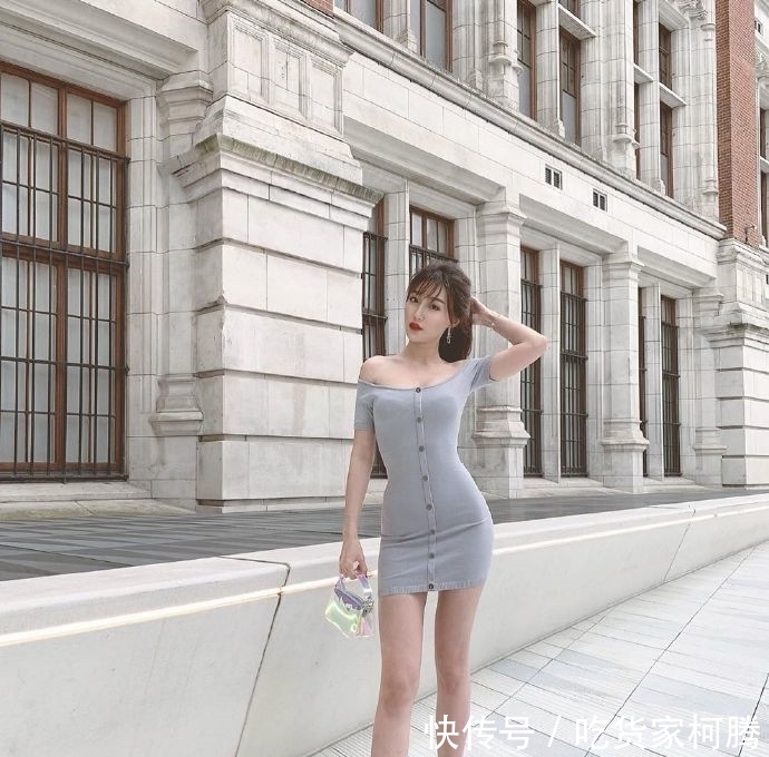 #美女#美女街拍:婀娜多姿的小姐姐,青春活力的打扮,时尚有型!