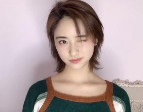  『气质』化妆对女生有啥重要性沈月更博晒化妆视频，前后气质差距太明显