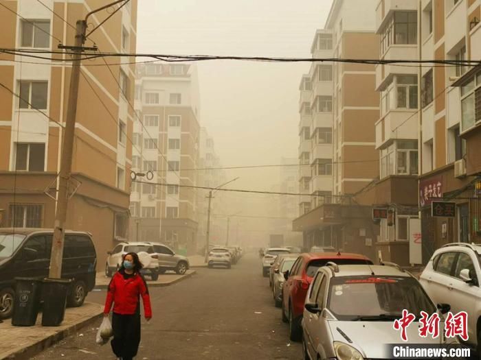  『黑龙江』黑龙江10地市遭遇“霾伏” 冰城启动重污染天气一级红色预警