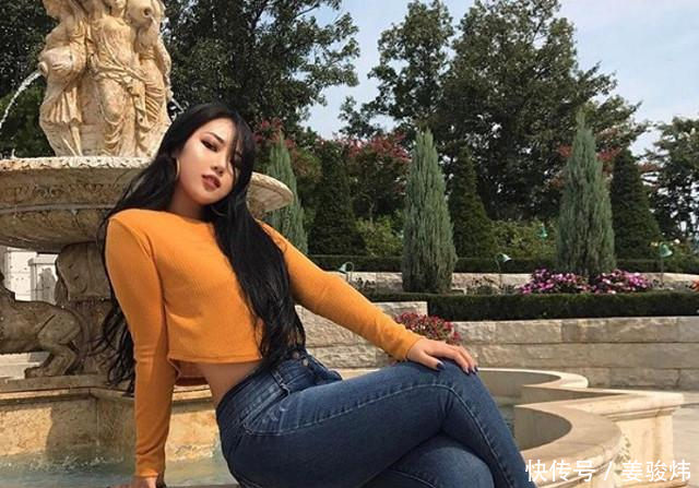 微胖的牛仔裤美女，傲人的身材，网友一个字美！