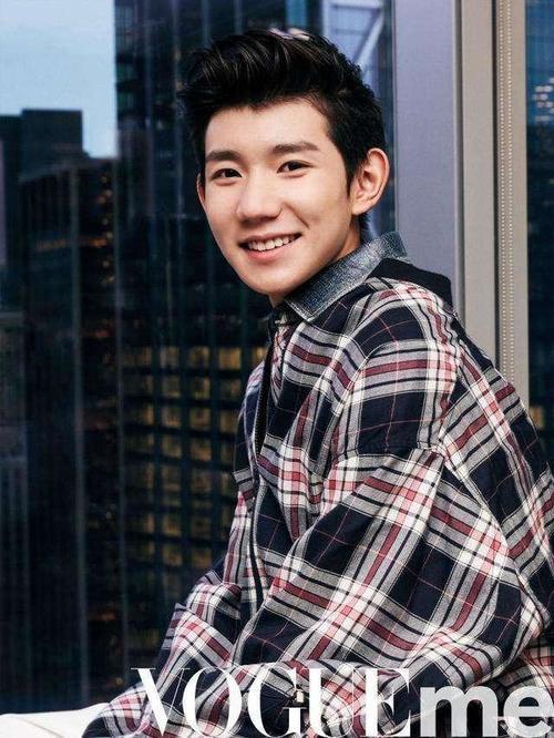 三小只撩起刘海,王源有男人味,王俊凯酷,千玺最能撩