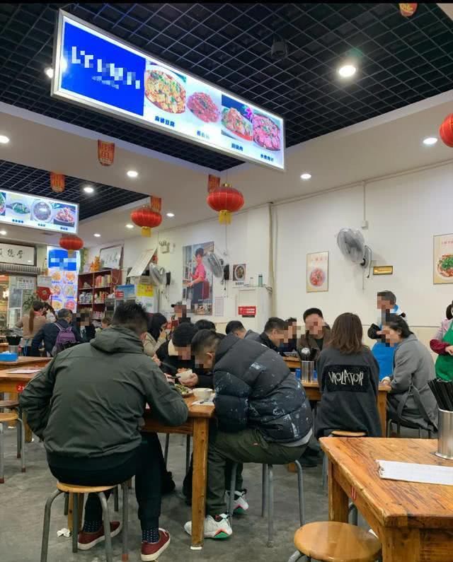 【苍蝇】成都著名“王牌苍蝇馆子”!春熙路的人气网红!味道巴适得板!