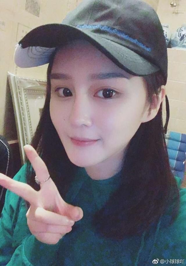 球球分手，却被男方开专场爆料隐私，球球忙新剧宣传未回应