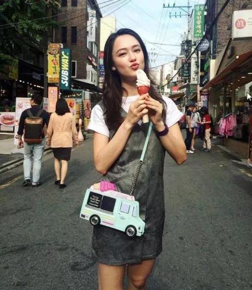 用健身征服Chanel，22岁的她告诉你：自律的女人，有多可怕！