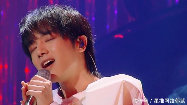 音乐■“音乐疯子”华晨宇，舞台上的他，像是一只“脱缰的野马”