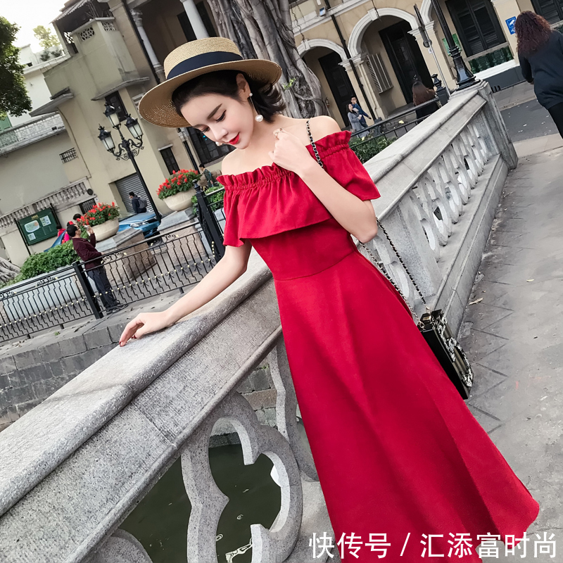 身材非常好的女人,不穿时尚连衣裙,真的太浪费了