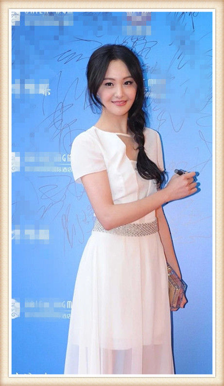 当古力娜扎和郑爽同穿裙子时，气质差距一目了然，张翰会更中意谁