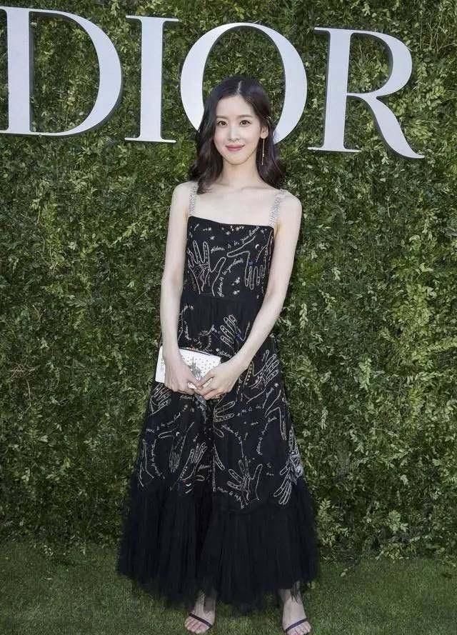 章泽天居然这么美，网友：可惜刘强东看不出来