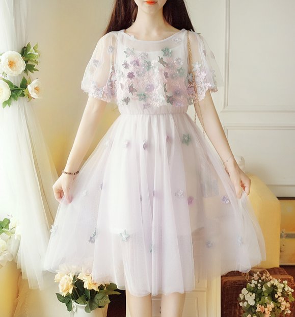 40岁老婆真会穿!这些若隐若现的网纱裙上身后，嫩白美，特吸睛