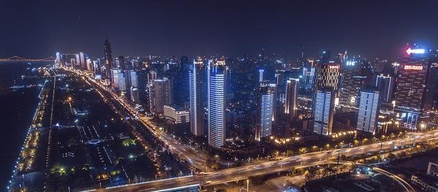  综合交通枢@中国最牛的4个省会，1个远超两直辖市，3个让省内城