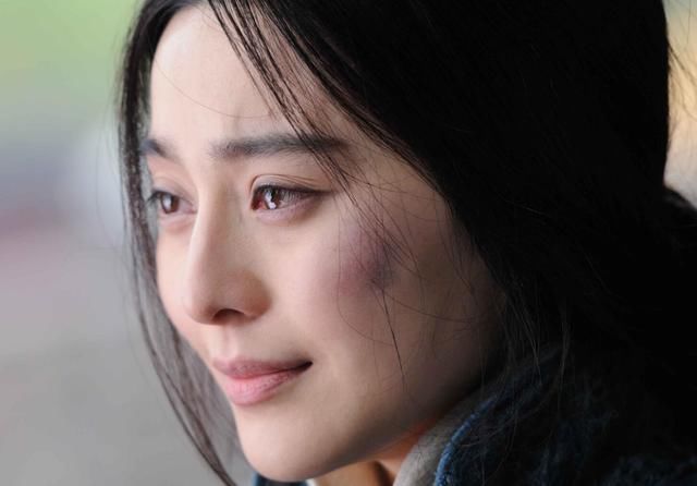 央视重播范冰冰主演电影回应封杀谣言，生理期泡冷水忍痛吃药获赞