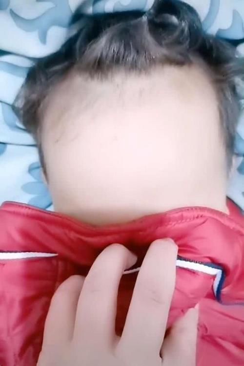  气质：宝妈吐槽儿子“脑门大”，额头占了一半脸，网友：还以为是后脑勺