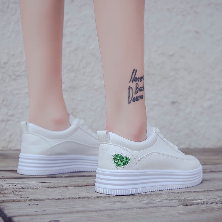 秋季别再乱买鞋，看看这些当下流行款，怎么穿都好看