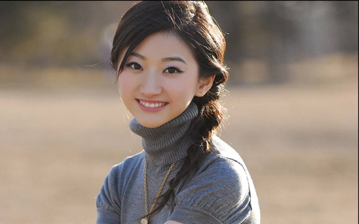 有一种胖叫景甜胖，裙子拉链都拉不上了