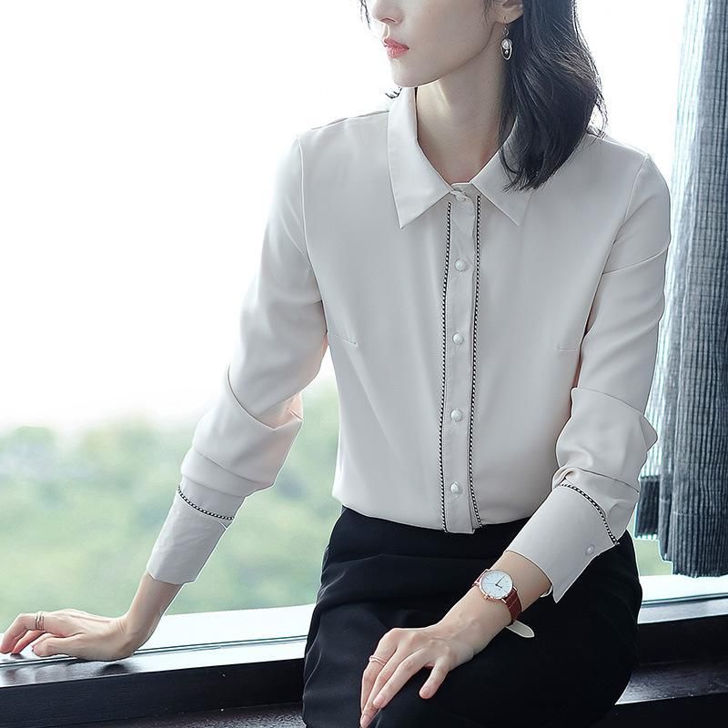 10款大方得体的初秋上衣，穿着舒适有型又减龄，70后穿更嫩美