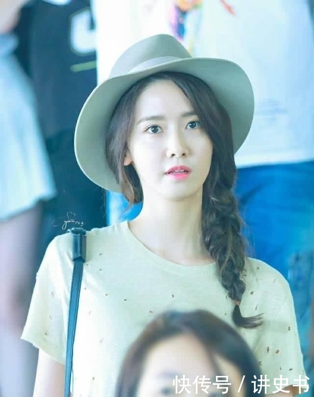 『单侧麻花辫』油头女生出门怎么办?快来学这4款时尚发型,帮你解决烦恼