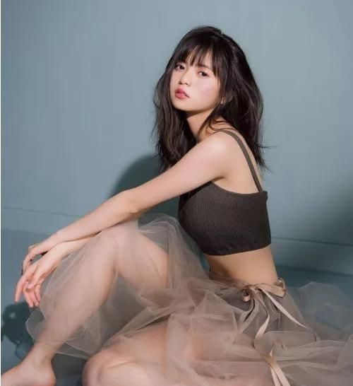 『女人』日本小姐姐的“刘海小脸术”走红ins有刘海的女人，原来这么美