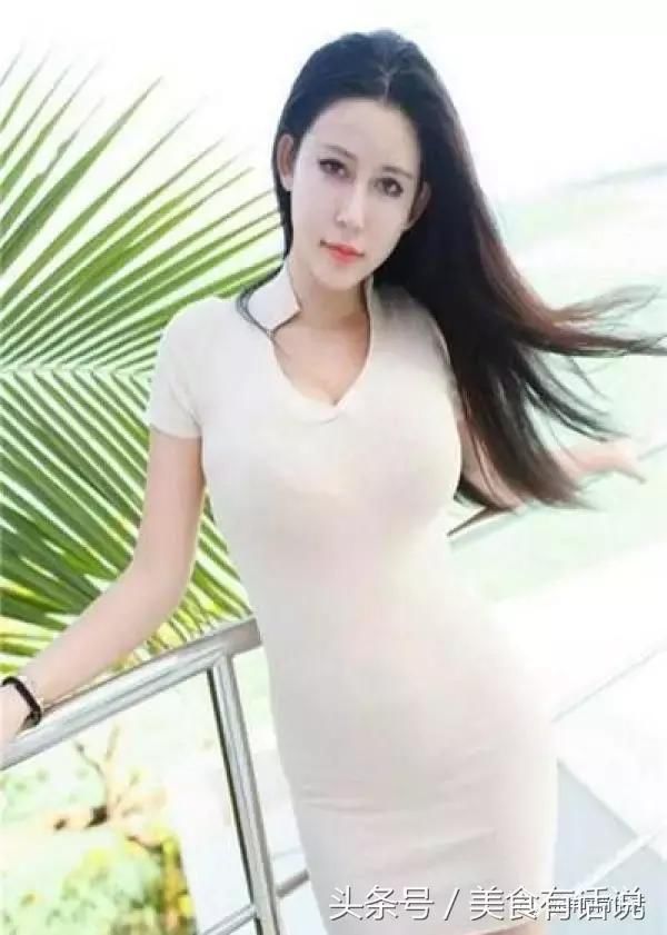 女人穿上紧身裤凹凸有型，让人一饱眼福