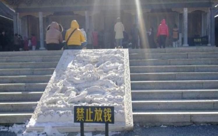  「僧人」最穷寺庙，禁止游客捐钱也不开发旅游，僧人一天只吃一顿饭
