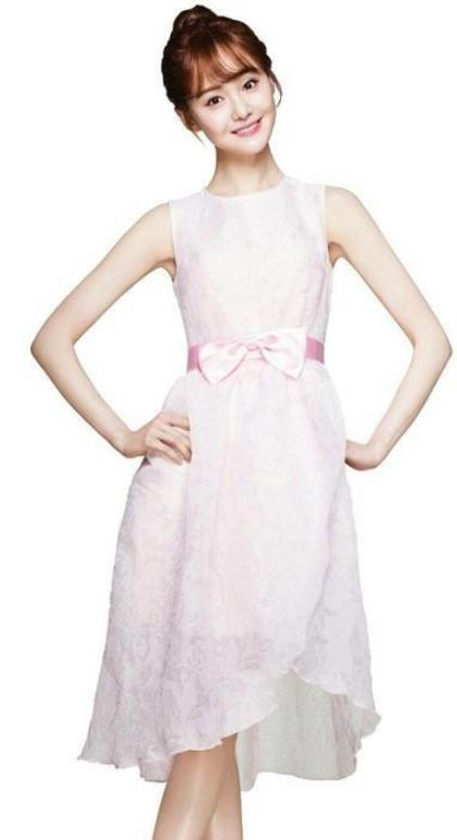 郑爽一般不穿高跟鞋，但一穿高跟鞋就震惊全场,网友: 把持不住