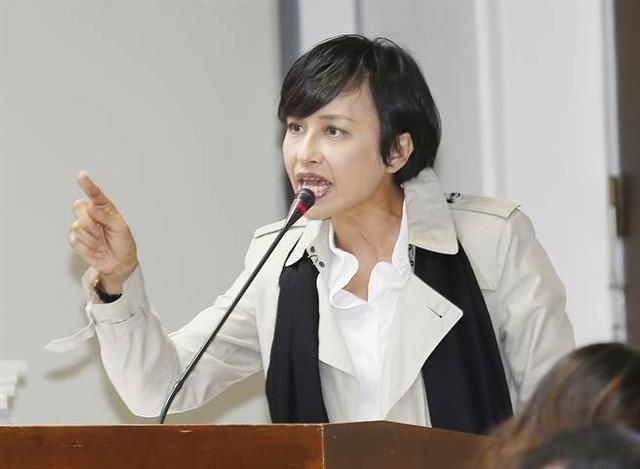 陈其迈败选夜邱议莹为何痛哭？岛内网友道出玄机