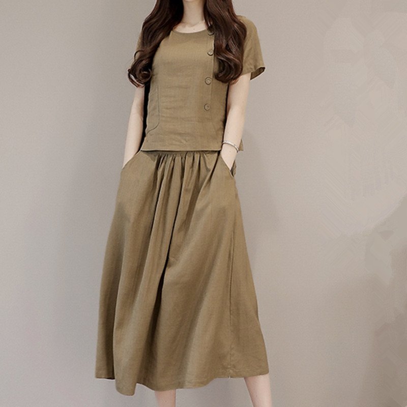 有一种裙叫“粉嫩裙”，比套装洋气，比旗袍有魅力，美的清新脱俗