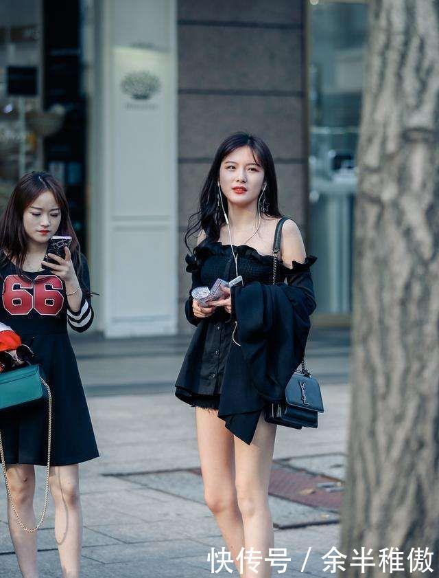 [ 凹凸]西方美女的身材珠圆玉润，凹凸有致，街拍：灰色紧身背心搭配短裤