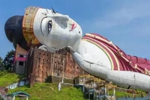 最“大”的卧佛，静静躺在山上，网友：眉毛上面可以站人