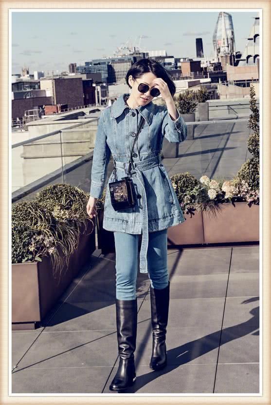 许晴太大胆了！全身上下只穿一件西装，网友：这让彭于晏情何以堪