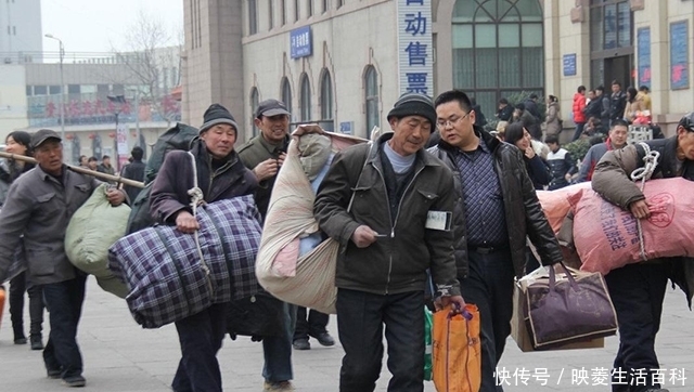  「农民工工作」年过60农民工工作难找，养老成问题，他们提了4个