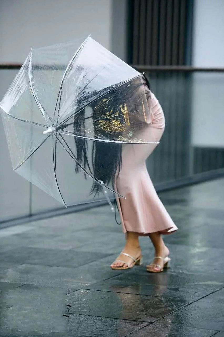 小姐姐穿搭紧身连衣裙，这紧俏的臀部吓坏男友，网友“被宠成小仙