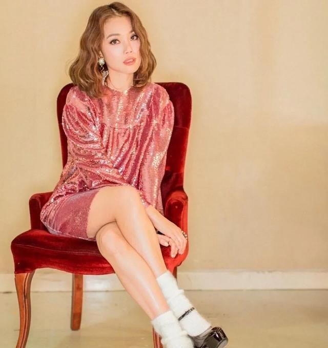  『凹陷的太阳穴』普通女生如何显高级？“有钱发型”一定要试试