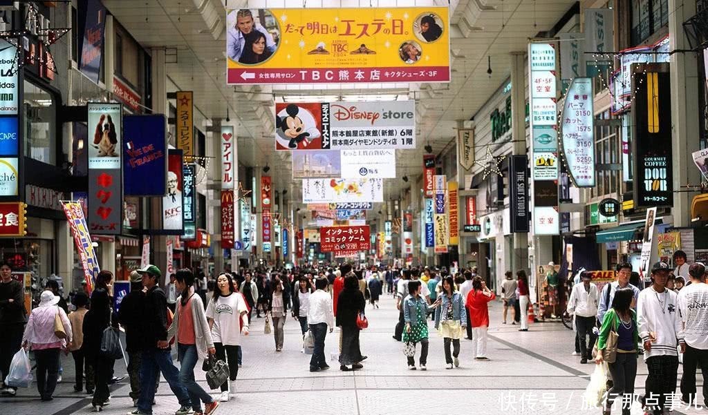 为何专挑中国游客下手？日本商家：他们总把4个字挂在嘴边！