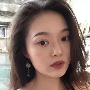 曾经的豆瓣女神变这样了?她炒火的油画妆才是真无敌!